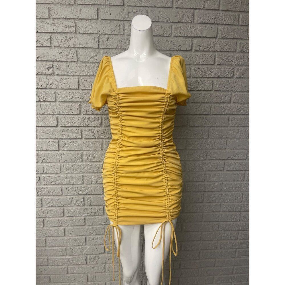 Love Tree Women's Yellow Square Neckline Ruched Bodycon Mini Dress Size M